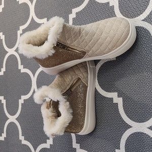 NWOT - Kelly & Katie Lil Quinn Sneaker Boots